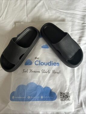 Cloudies Women's Black Slide Slippers - Cushioned Comfort